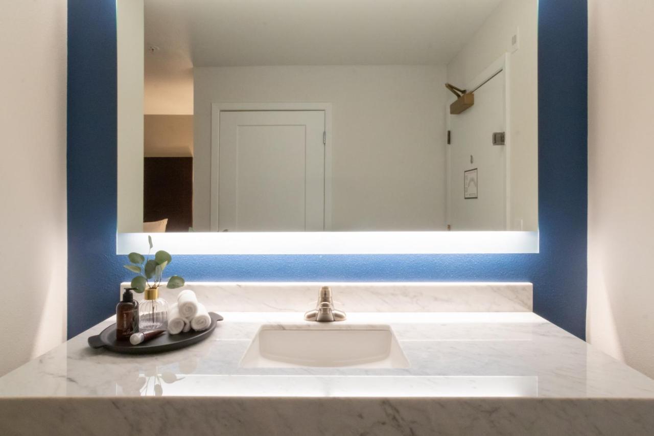Oxford Suites Portland - Jantzen Beach Eksteriør billede