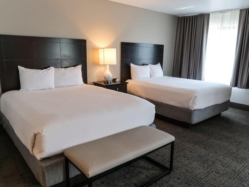 Oxford Suites Portland - Jantzen Beach Eksteriør billede