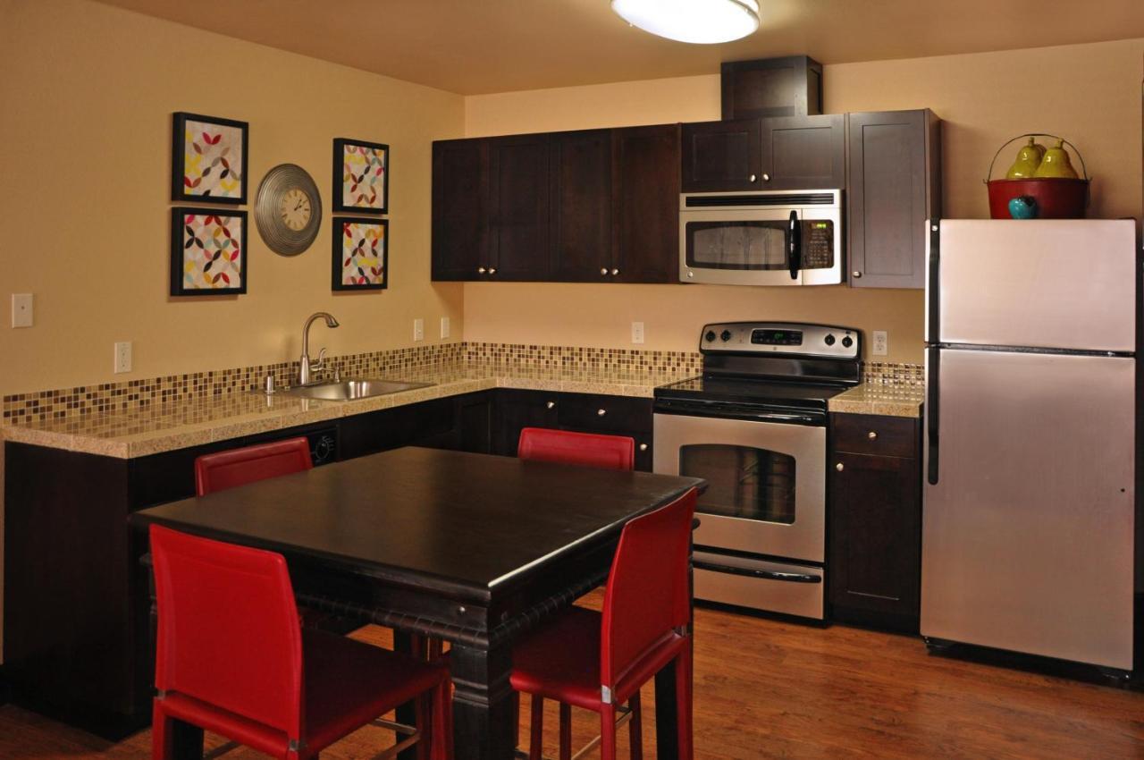 Oxford Suites Portland - Jantzen Beach Eksteriør billede