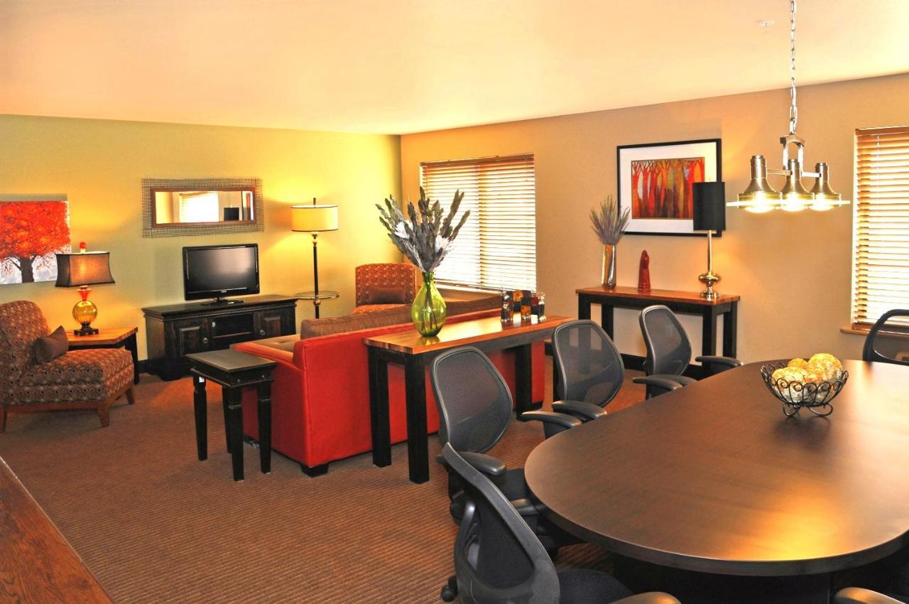Oxford Suites Portland - Jantzen Beach Eksteriør billede